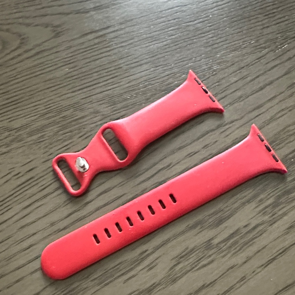 Apple Watch Red Wristband 40mm - Picture 3 of 3